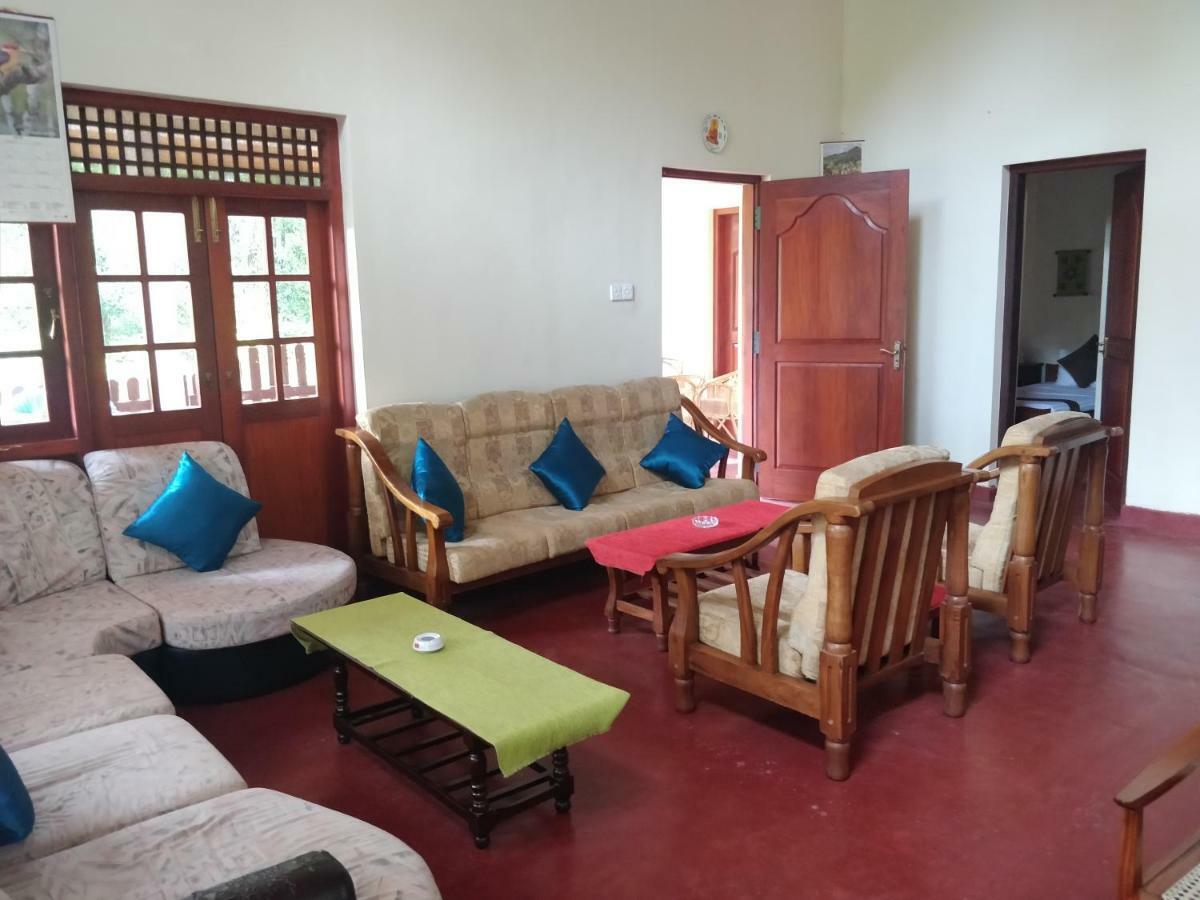 Alfred Colonial Bungalow & Spice Garden Kobbekaduwa Exterior photo